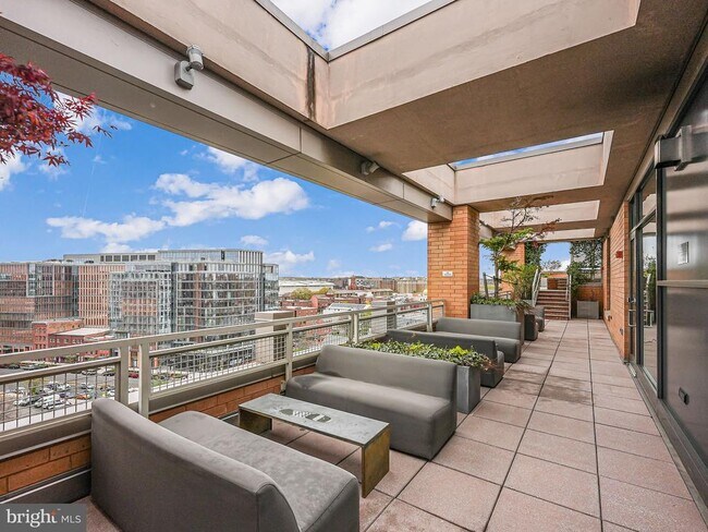 Building Photo - 440 L St NW