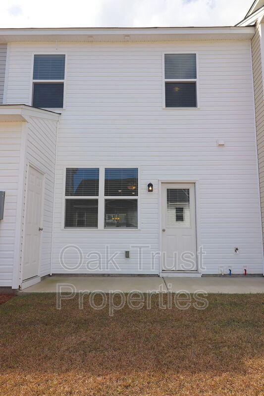 Building Photo - 176 Woodward Rd