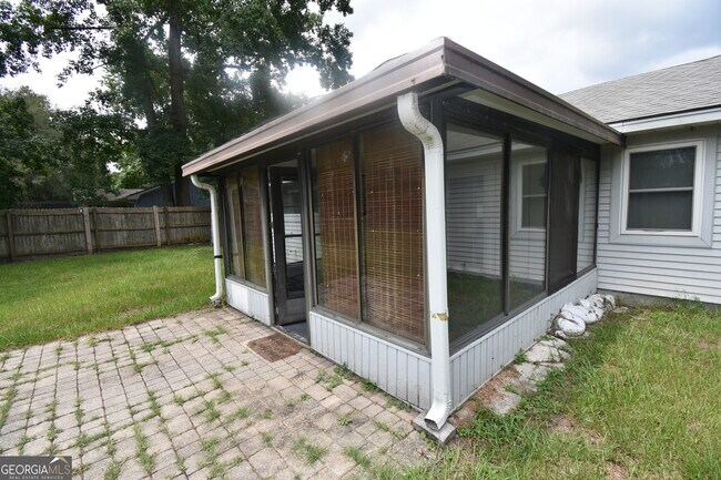 Building Photo - 116 Dogwood Cir