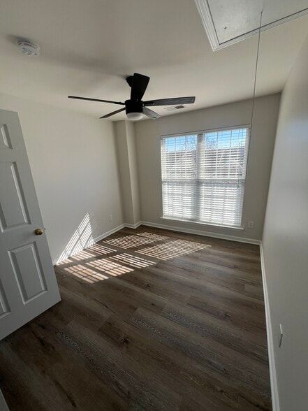 Building Photo - 2136 Midnight Blue Ln