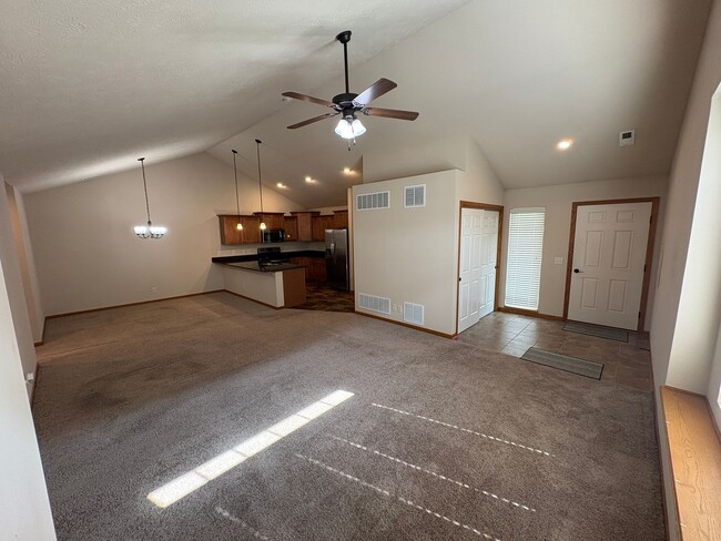 Building Photo - Townhome in Southeast Lincoln