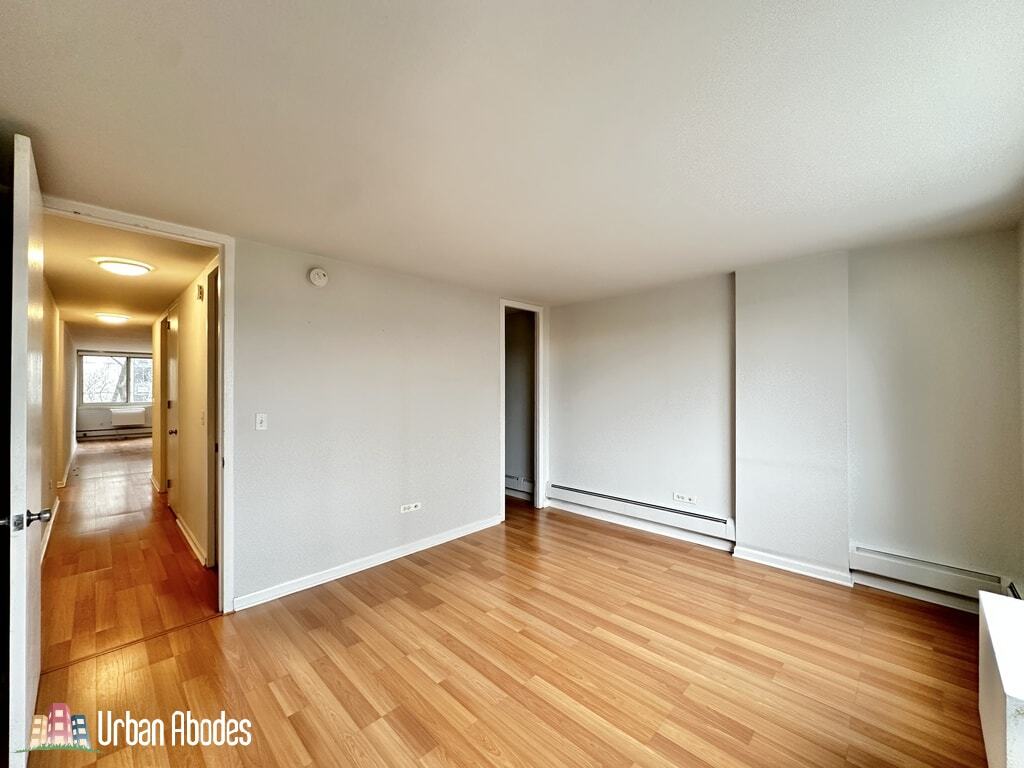 Building Photo - 1335 N Dearborn St