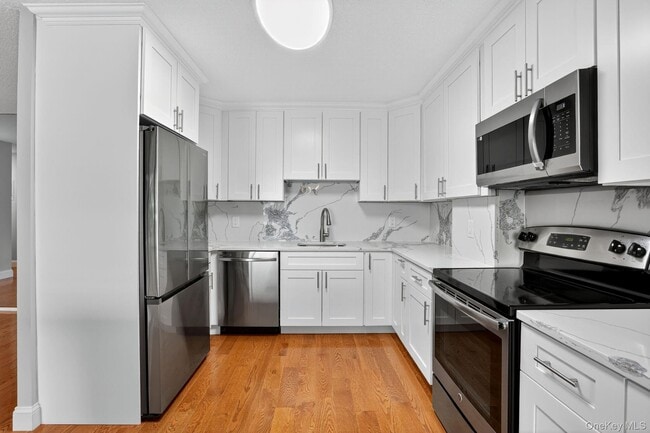 Building Photo - 15 Stewart Pl