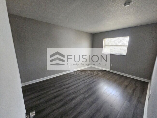 Building Photo - 400 NW 65th Ave