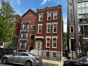 Building Photo - 869 N Hermitage Ave