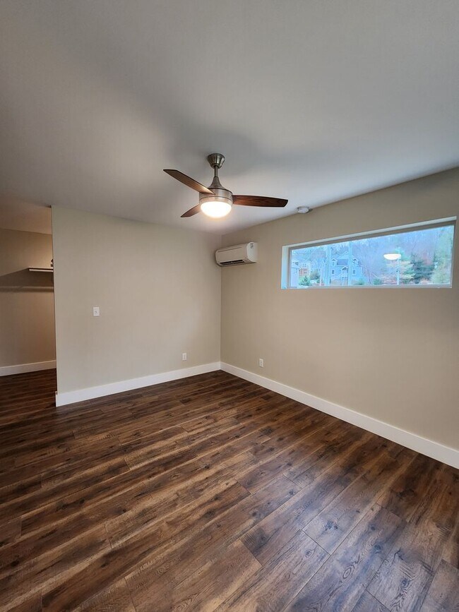 Building Photo - East Asheville Rental