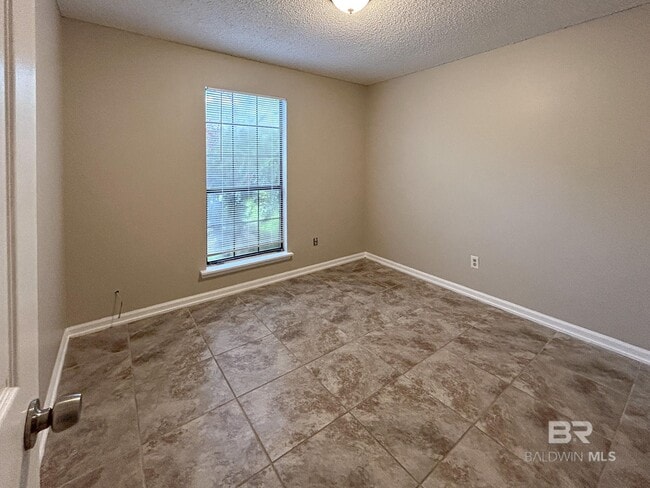 Building Photo - 6424 Schoel Ln