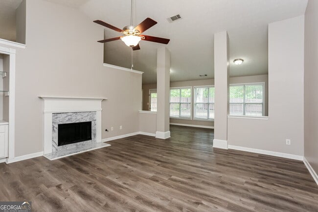 Building Photo - 2245 Charleston Oak Cir