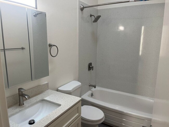 Building Photo - 241 Lafayette Cir