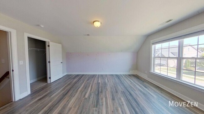Building Photo - 1136 Valley Dale Dr