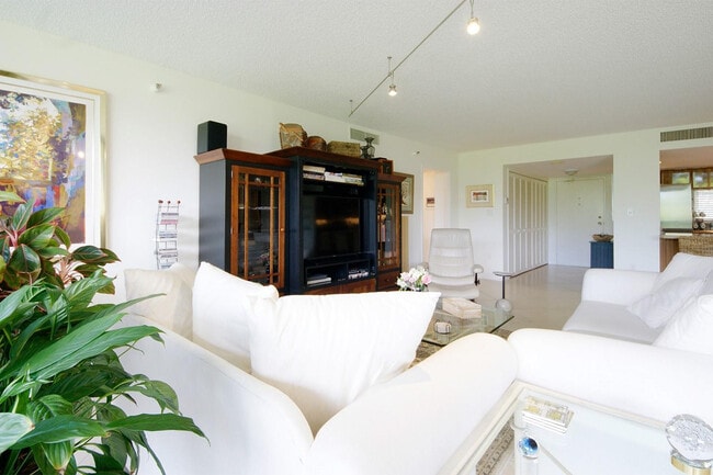 Building Photo - 2480 Presidential Way