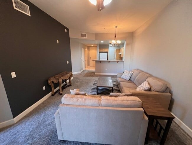 Building Photo - Stunning 1-Bedroom, 1-Bathroom Condo in Guard Gated Park Avenue's Luxury Midrise, Conveniently Lo...