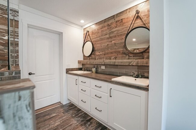 Building Photo - 29703 Midland St