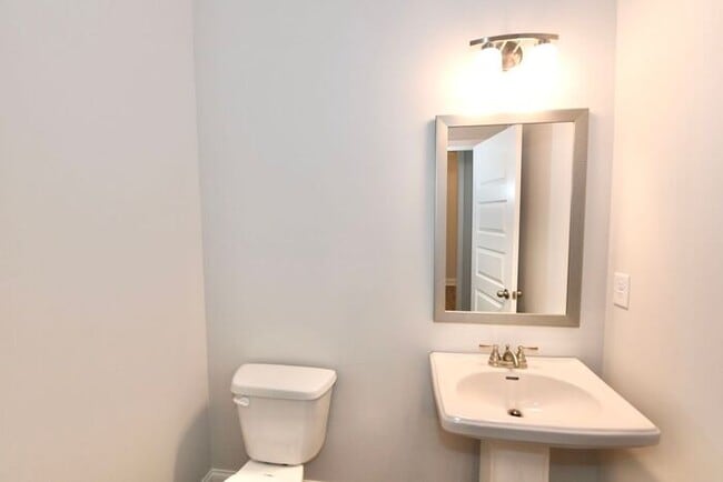 Building Photo - 229 Hellen Vly Dr