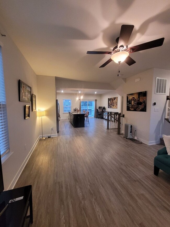 Building Photo - 529 Crofton Village Terrace