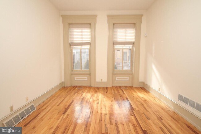 Building Photo - 1513 Green St