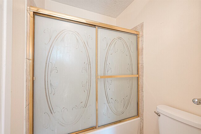 Building Photo - 830 Kenforest Dr