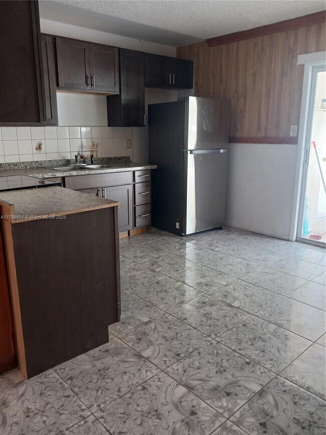 Building Photo - 1820 N 59th Ave