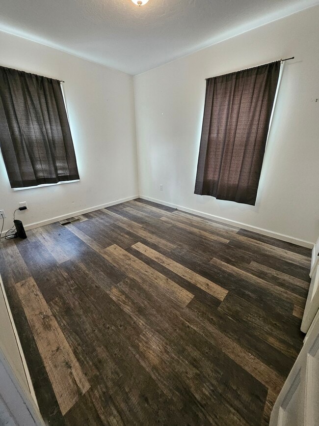 Building Photo - Farrell Triplex