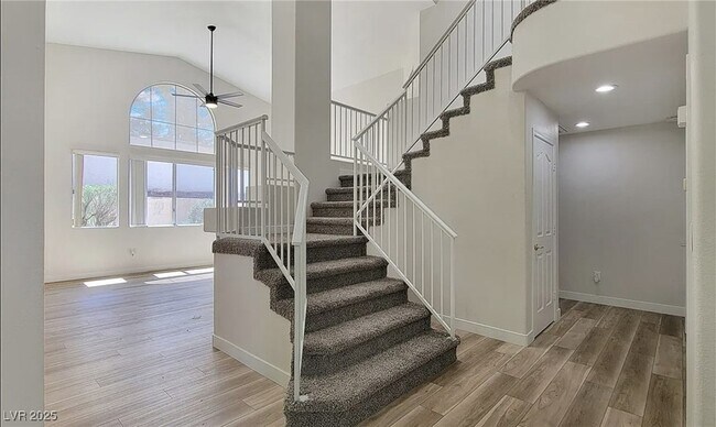 Building Photo - 24 Staghorn St