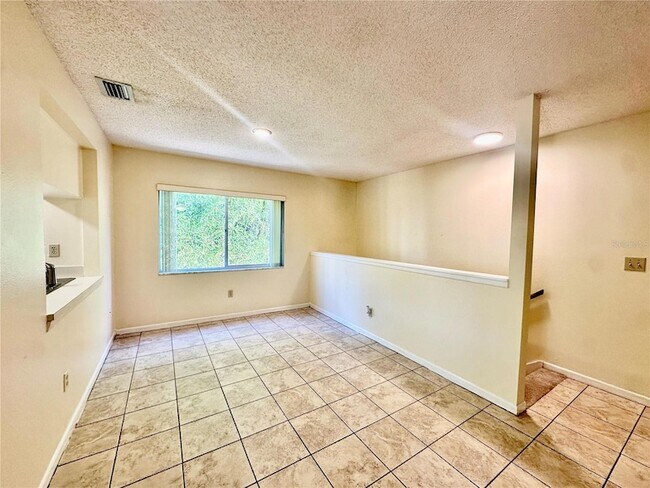 Building Photo - 630 Pavare Ct