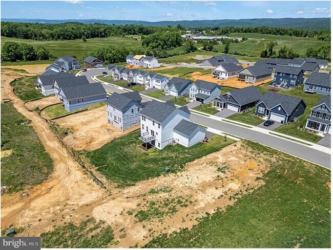 Building Photo - 5019 Forsythia Pl