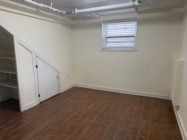 Building Photo - 58 Lincoln Ave