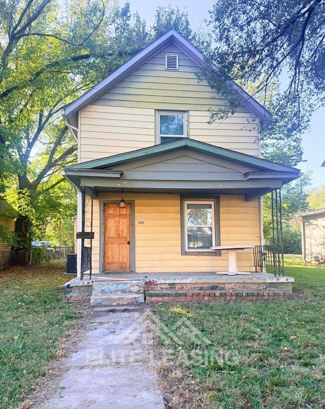 Building Photo - 4 Bedroom | 2 Bathroom Home – Spacious and Inviting!