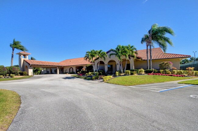 Building Photo - 6025 Parkwalk Dr