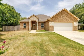 Building Photo - Great 4 Bed, 2 Bath in South Arlington- Mansfield ISD-  76001
