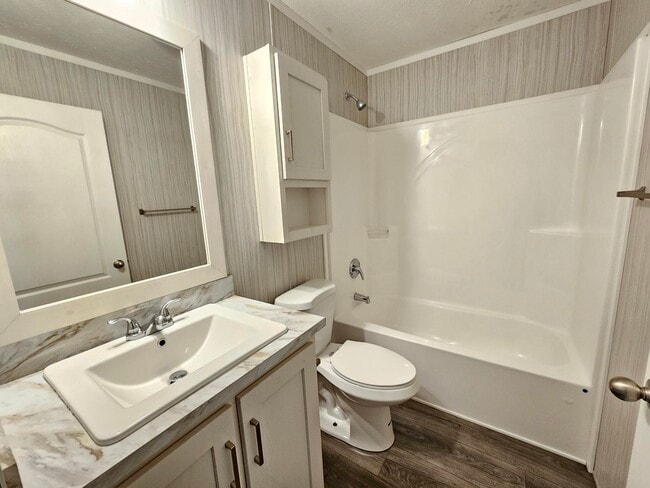 Building Photo - 46000 Geddes Rd