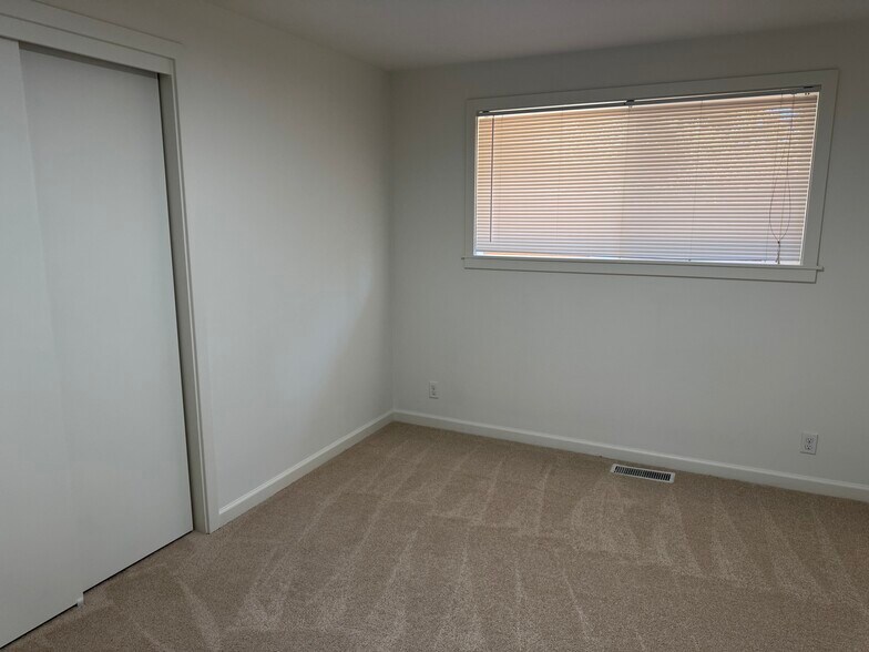 Building Photo - 2829 Larch Way