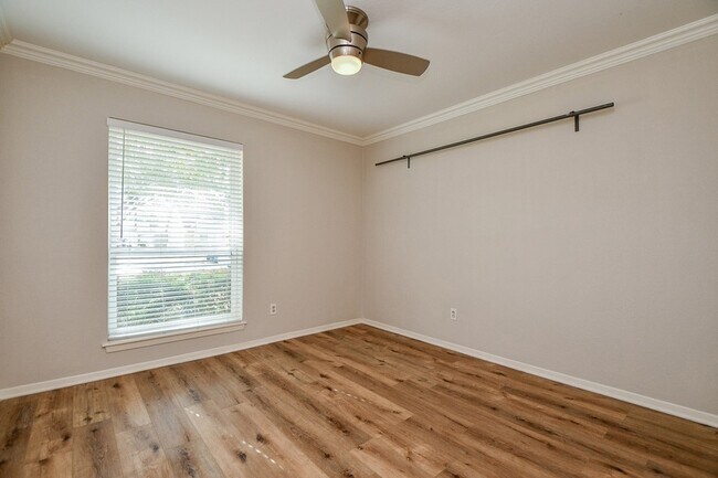 Building Photo - 10706 Inwood Dr