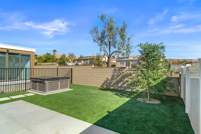 Building Photo - 13852 Scenic Crest Cir