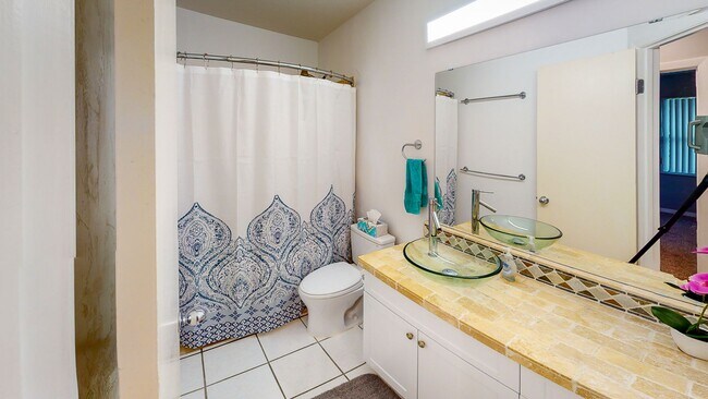 Building Photo - Park Avenue- 4 Bedroom/3 Bath - BEAUTIFUL!