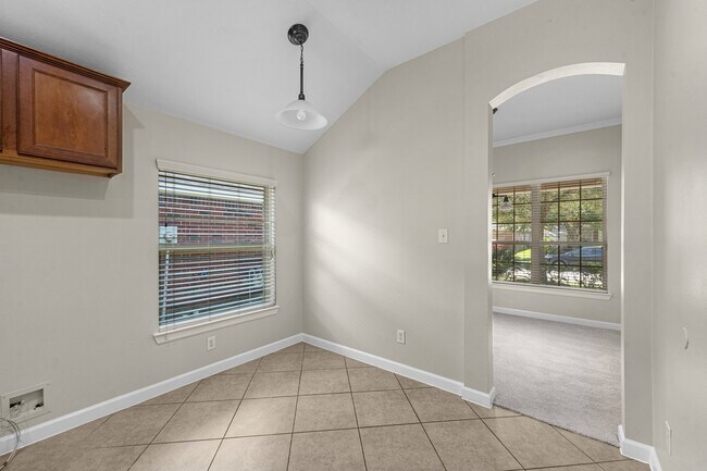Building Photo - 4014 Pinecrest Hollow