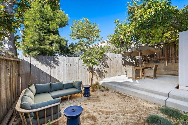 Building Photo - Woods Cove Ocean View Apartment