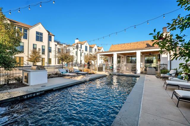 Building Photo - 5270 Town and Country Blvd