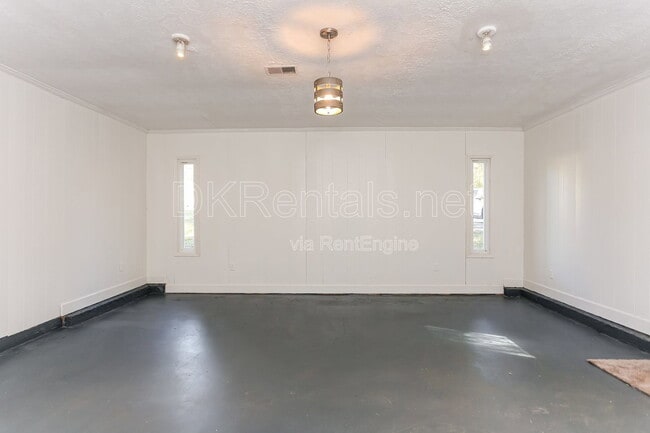 Building Photo - 135 Beethoven Ct