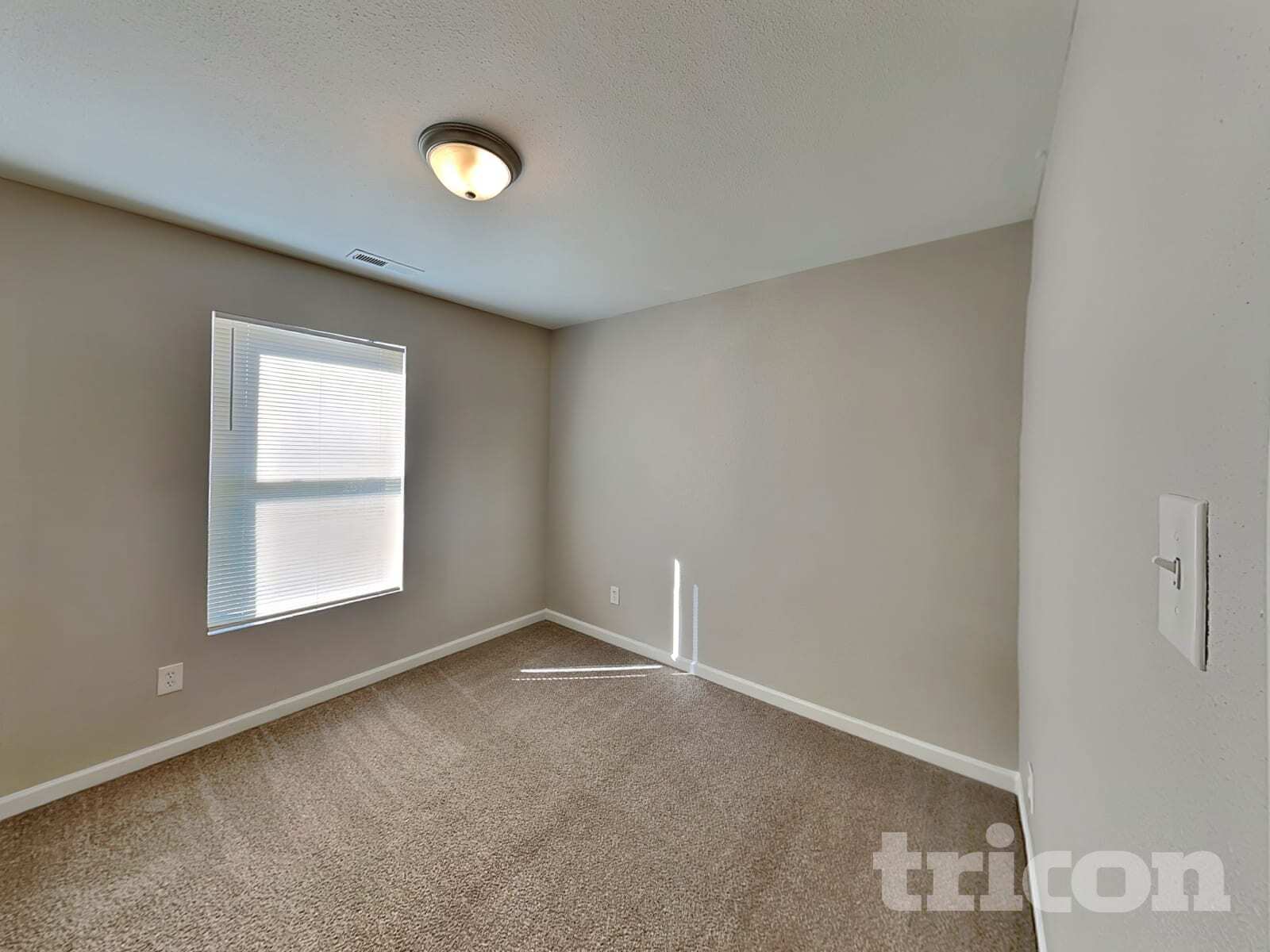 Building Photo - 908 Littleton Dr