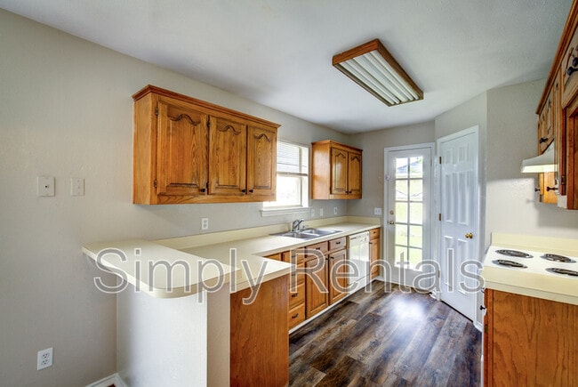 Building Photo - 2003 Hackberry Cir