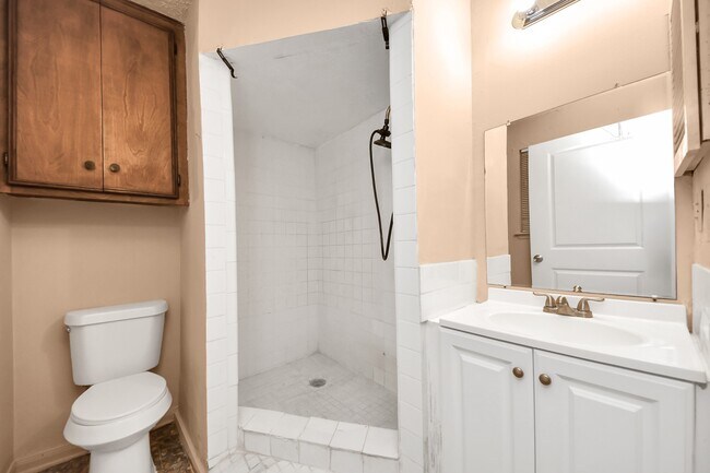 Building Photo - 9126 Willow Meadow Dr