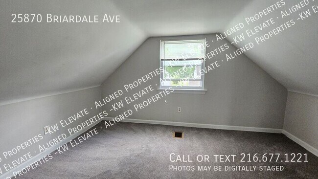 Building Photo - 25870 Briardale Ave