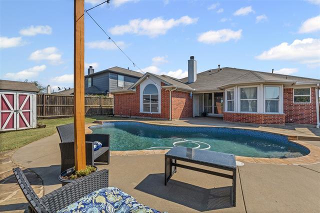 Building Photo - 4215 Bent Oaks Dr