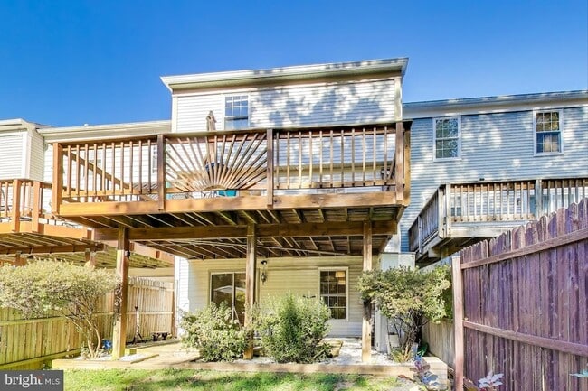 Building Photo - 17505 Longview Ln