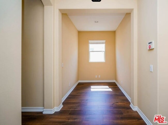 Building Photo - 1241 Ivy Terrace