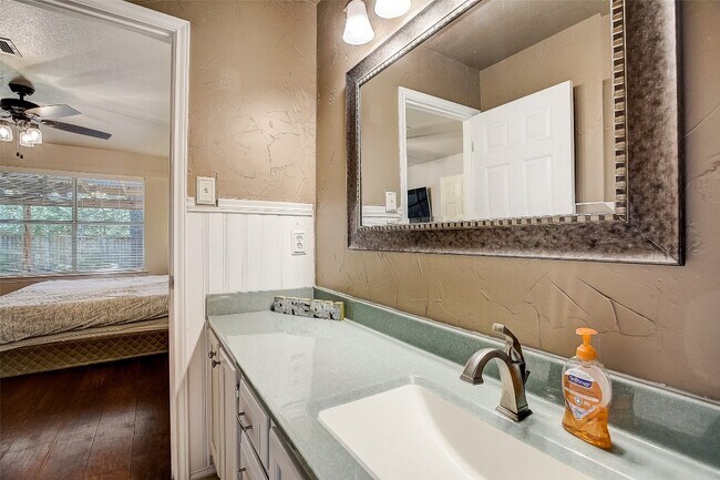 Building Photo - 7449 Peabody Dr