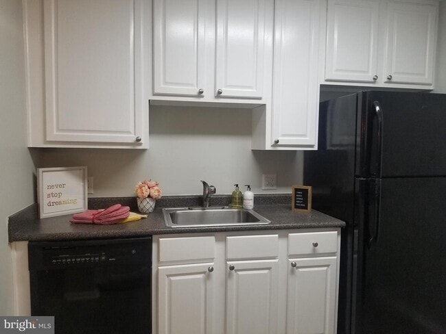 Building Photo - 10303 Appalachian Cir