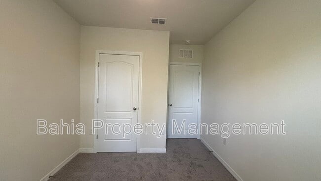 Building Photo - 2376 Penguin Blvd