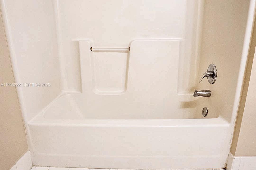 Building Photo - 9909 Westwood Dr